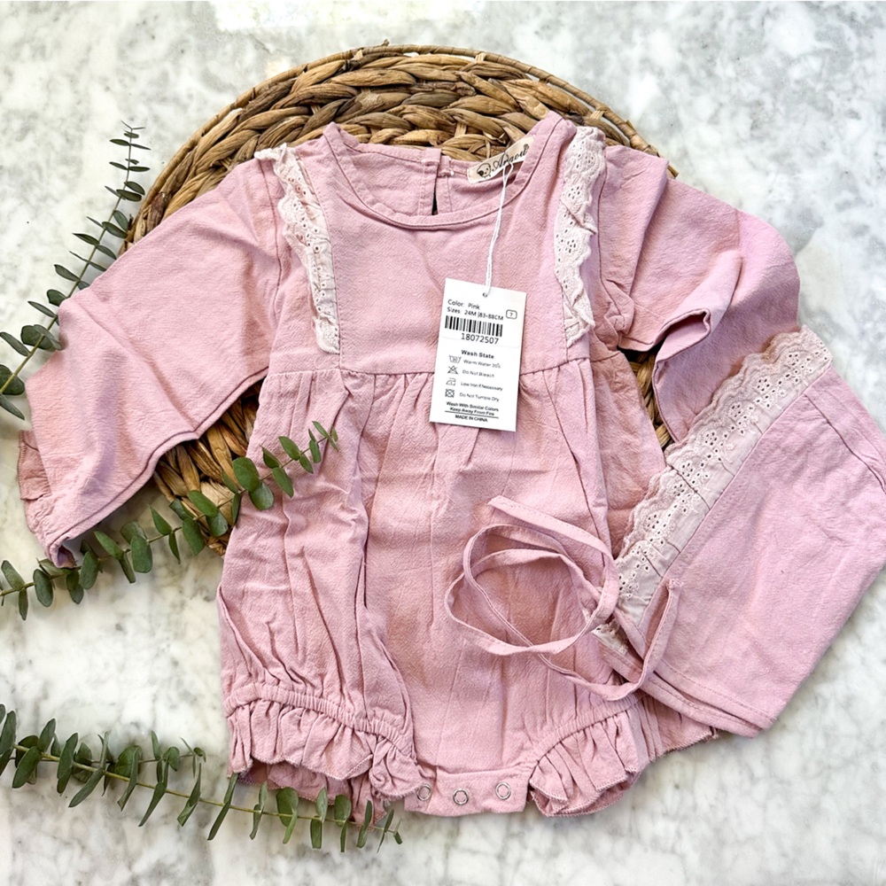 Boutique Mauve Long Sleeve Bodysuit + Bonnet
